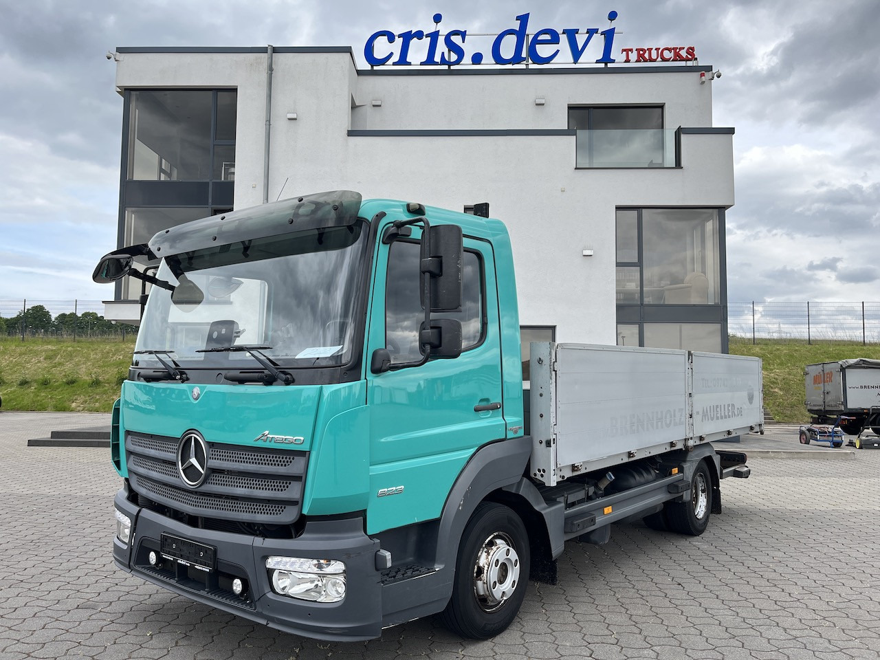 Dostavno vozilo s kesonom Mercedes-Benz Atego 823 4x2 AHK Hebezug Seilzug Brennholz: slika 1