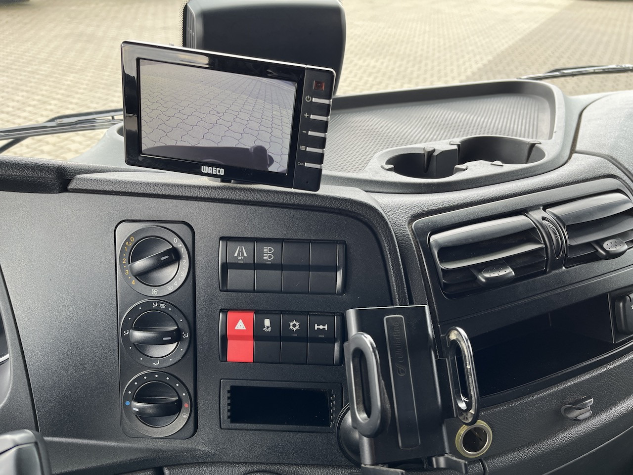 Mercedes-Benz Atego 823 4x2 AHK Hebezug Seilzug Brennholz - Dostavno vozilo s kesonom: slika 3 Mercedes-Benz Atego 823 4x2 AHK Hebezug Seilzug Brennholz - Dostavno vozilo s kesonom: slika 3