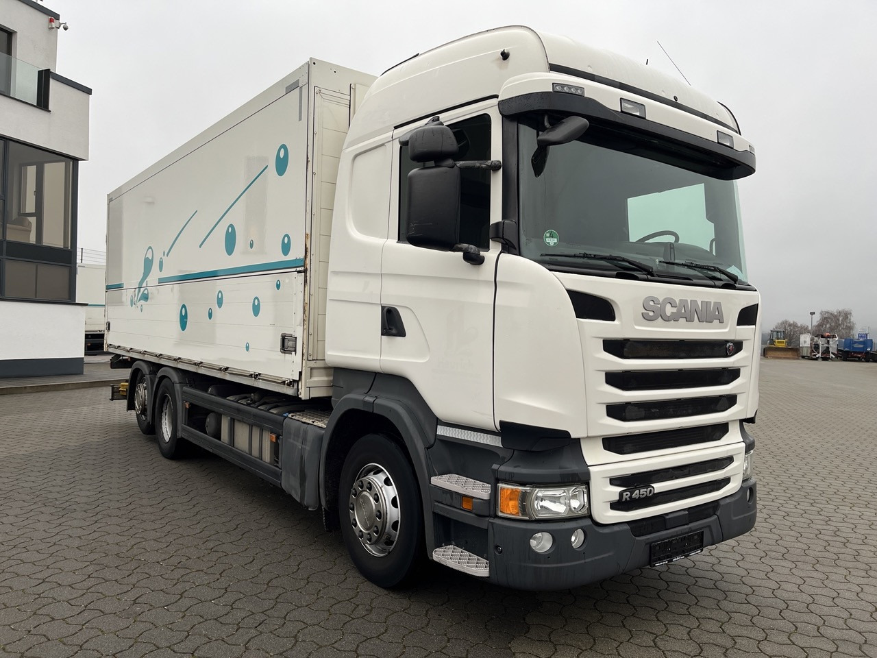 Scania R 450 6x2 Geränke Lenkachse Retarder - Tovornjak za prevoz pijač: slika 2 Scania R 450 6x2 Geränke Lenkachse Retarder - Tovornjak za prevoz pijač: slika 2