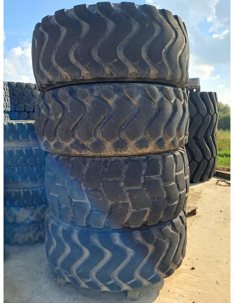Komatsu WA380 4x RIM ASSY 423-30-62201 - Gume in platišča za Gradbeni stroj: slika 2 Komatsu WA380 4x RIM ASSY 423-30-62201 - Gume in platišča za Gradbeni stroj: slika 2
