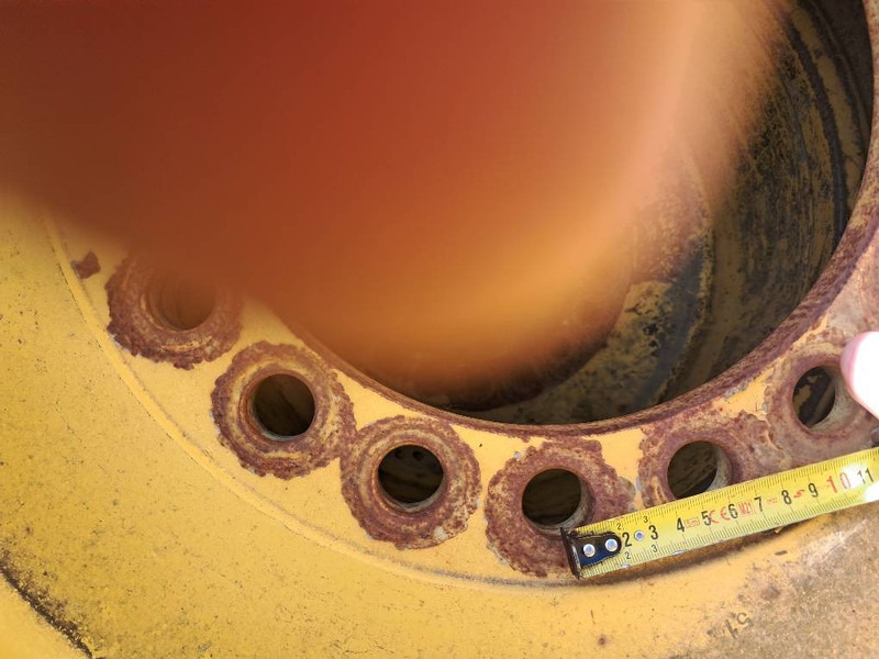Gume in platišča za Gradbeni stroj Komatsu WA380 4x RIM ASSY 423-30-62201: slika 9