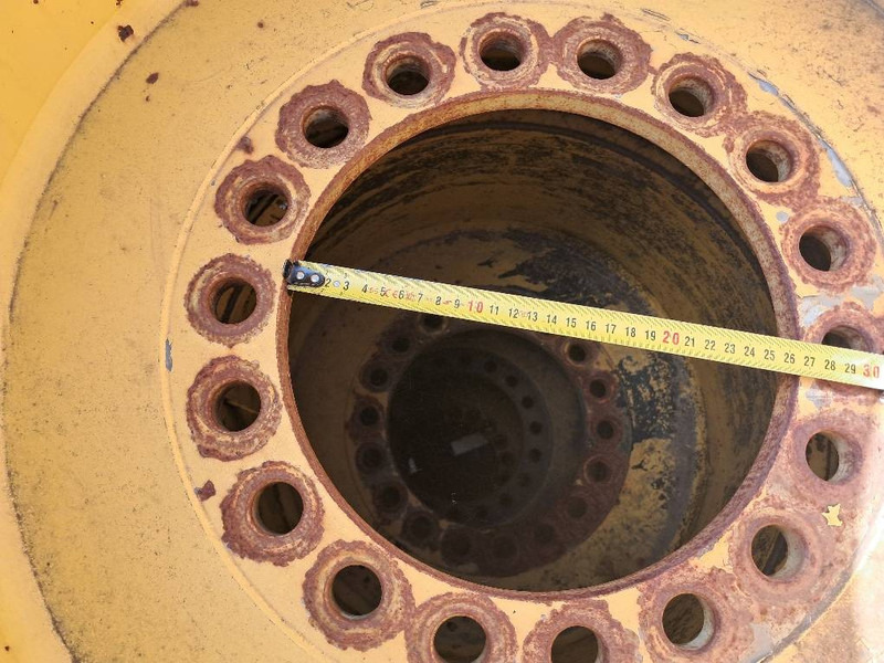 Gume in platišča za Gradbeni stroj Komatsu WA380 4x RIM ASSY 423-30-62201: slika 8
