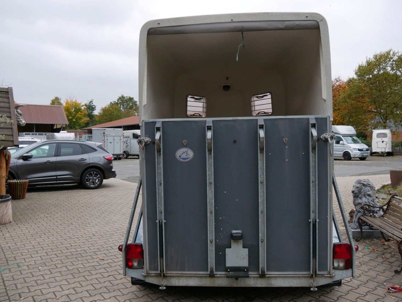Böckmann Duo Esprit mit Sattelkammer - Prikolica za prevoz živine: slika 3 Böckmann Duo Esprit mit Sattelkammer - Prikolica za prevoz živine: slika 3