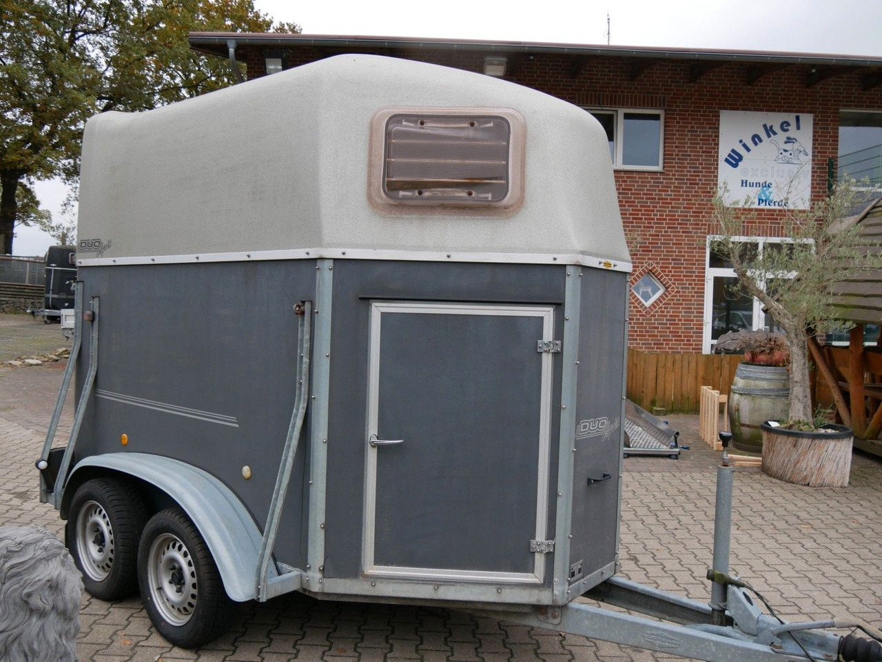 Böckmann Duo Esprit mit Sattelkammer - Prikolica za prevoz živine: slika 2 Böckmann Duo Esprit mit Sattelkammer - Prikolica za prevoz živine: slika 2