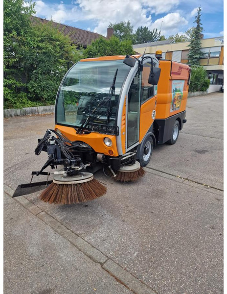 Bucher Kehrmaschine BUCHER-GUYER Kehrmaschine EG 4.500 kg Diesel Topzustand - Industrijski pometalni stroj: slika 4 Bucher Kehrmaschine BUCHER-GUYER Kehrmaschine EG 4.500 kg Diesel Topzustand - Industrijski pometalni stroj: slika 4