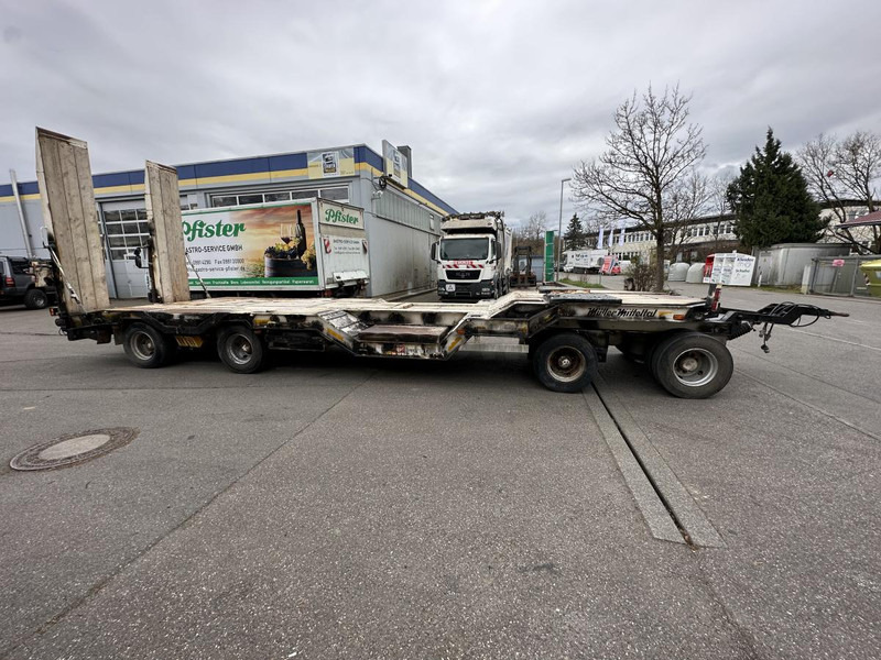 Müller-Mitteltal T4 4-Achs Tieflader Radmulden luftgefedert T4 4-Achs Tieflader Radmulden luftgefedert - Nizko noseča prikolica: slika 2 Müller-Mitteltal T4 4-Achs Tieflader Radmulden luftgefedert T4 4-Achs Tieflader Radmulden luftgefedert - Nizko noseča prikolica: slika 2