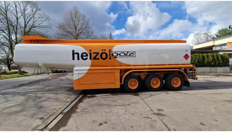 Schwelmer Eisenwerk TSA Diesel Heizöl 6 Kammern 35.5 m³ Zählwerk TKZ A TSA Diesel Heizöl 6 Kammern 35.5 m³ Zählwerk TKZ ABS - Polprikolica cisterna: slika 1 Schwelmer Eisenwerk TSA Diesel Heizöl 6 Kammern 35.5 m³ Zählwerk TKZ A TSA Diesel Heizöl 6 Kammern 35.5 m³ Zählwerk TKZ ABS - Polprikolica cisterna: slika 1