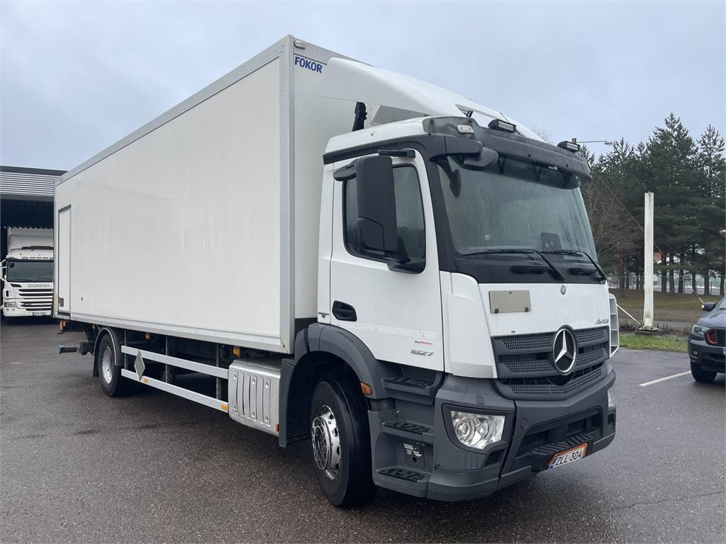 Mercedes-Benz Antos 1827 L/4x2 KSA-UMPIKORI+PL-NOSTIN - Tovornjak zabojnik: slika 5 Mercedes-Benz Antos 1827 L/4x2 KSA-UMPIKORI+PL-NOSTIN - Tovornjak zabojnik: slika 5