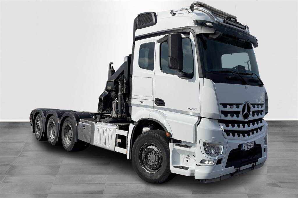 Mercedes-Benz Arocs 3251 8x4*4 - HMF 32 tm - Koukku - Tovornjak z dvigalom: slika 2 Mercedes-Benz Arocs 3251 8x4*4 - HMF 32 tm - Koukku - Tovornjak z dvigalom: slika 2