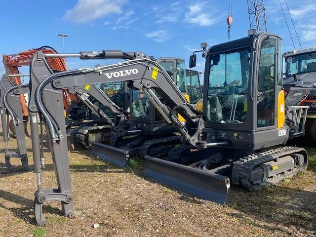 Volvo ECR 35 D MIETE / RENTAL (12002078) - Mini bager: slika 1 Volvo ECR 35 D MIETE / RENTAL (12002078) - Mini bager: slika 1