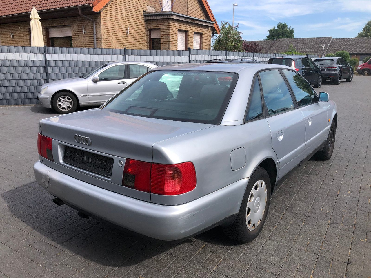 Audi A6 C4 1.8 Auto - Limuzina: slika 2 Audi A6 C4 1.8 Auto - Limuzina: slika 2