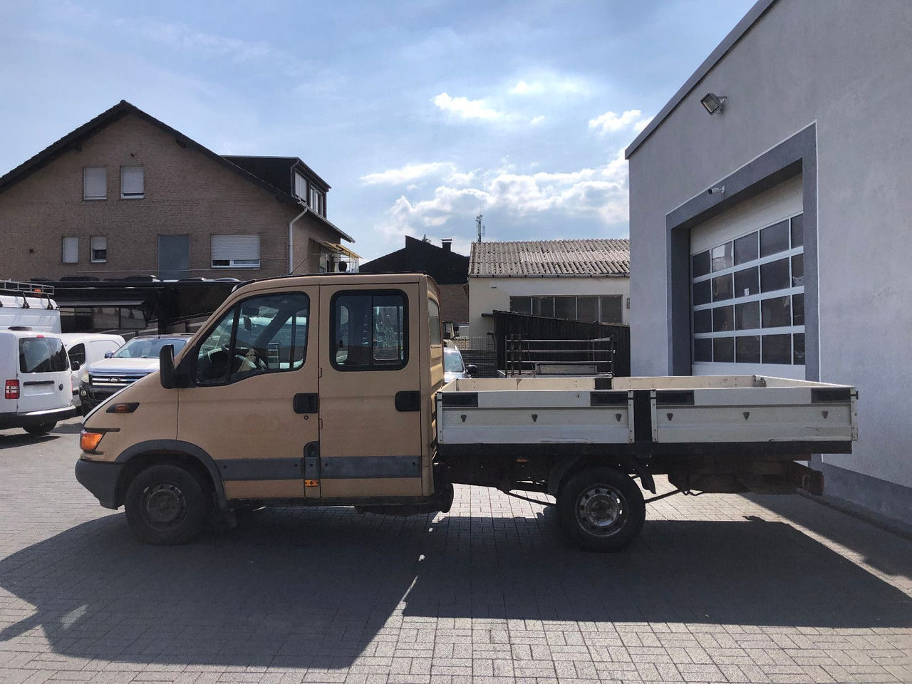Iveco Daily 2.8 - 33 L 11 DoKa TÜV 3-2026 - Dostavno vozilo s kesonom, Dostavno vozilo z dvojno kabino: slika 5 Iveco Daily 2.8 - 33 L 11 DoKa TÜV 3-2026 - Dostavno vozilo s kesonom, Dostavno vozilo z dvojno kabino: slika 5