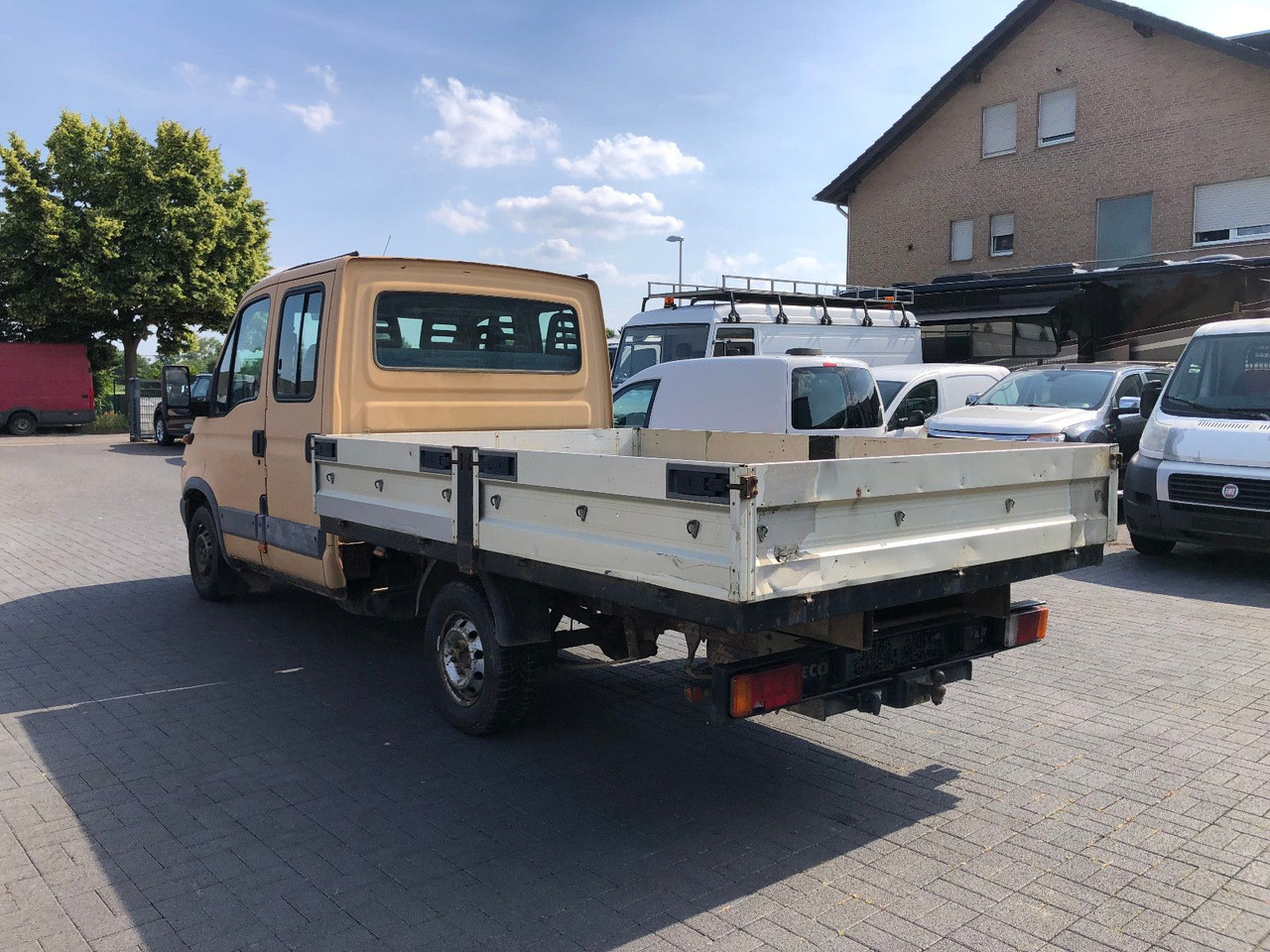 Iveco Daily 2.8 - 33 L 11 DoKa TÜV 3-2026 - Dostavno vozilo s kesonom, Dostavno vozilo z dvojno kabino: slika 4 Iveco Daily 2.8 - 33 L 11 DoKa TÜV 3-2026 - Dostavno vozilo s kesonom, Dostavno vozilo z dvojno kabino: slika 4