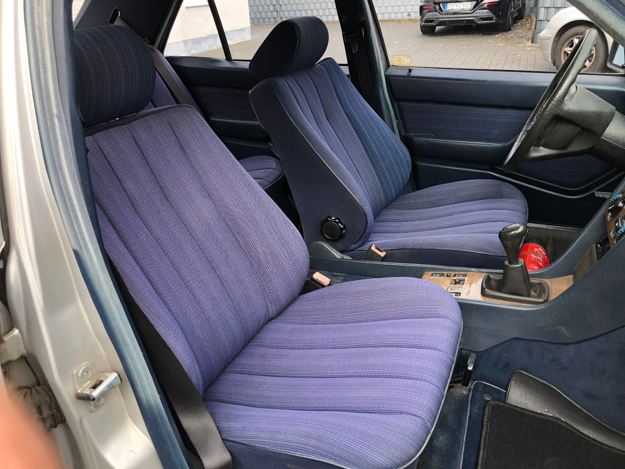 Limuzina Mercedes-Benz W124 E 260: slika 22 Limuzina Mercedes-Benz W124 E 260: slika 22