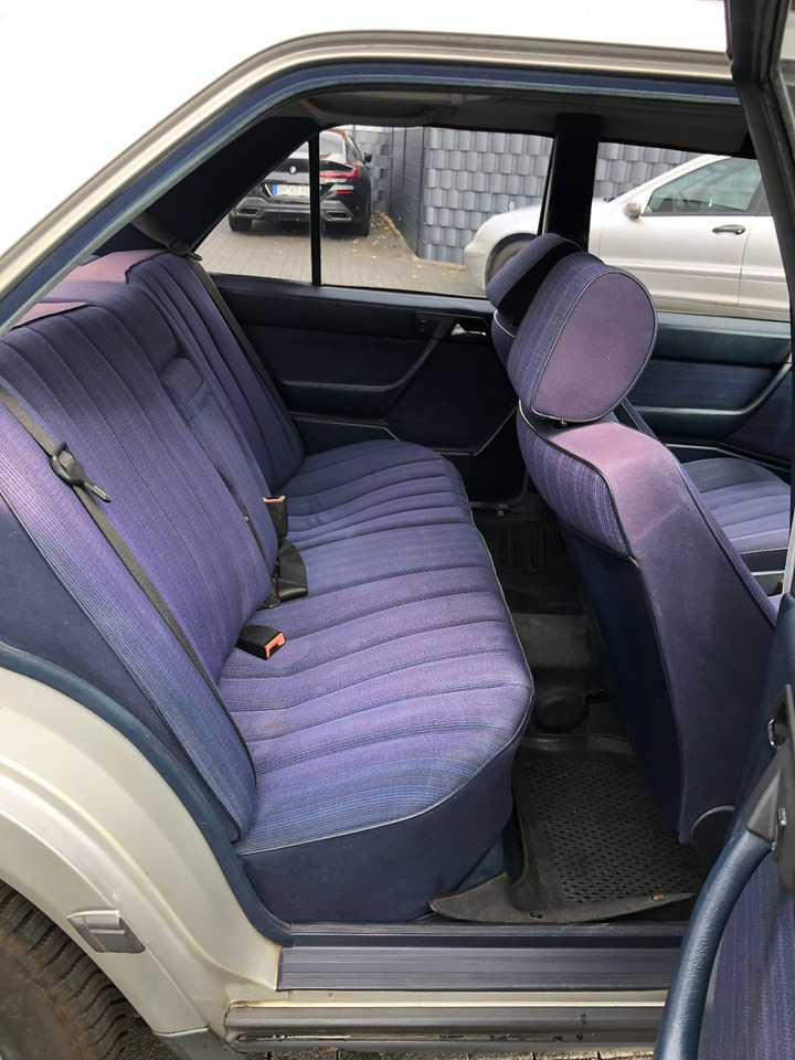 Limuzina Mercedes-Benz W124 E 260: slika 20 Limuzina Mercedes-Benz W124 E 260: slika 20