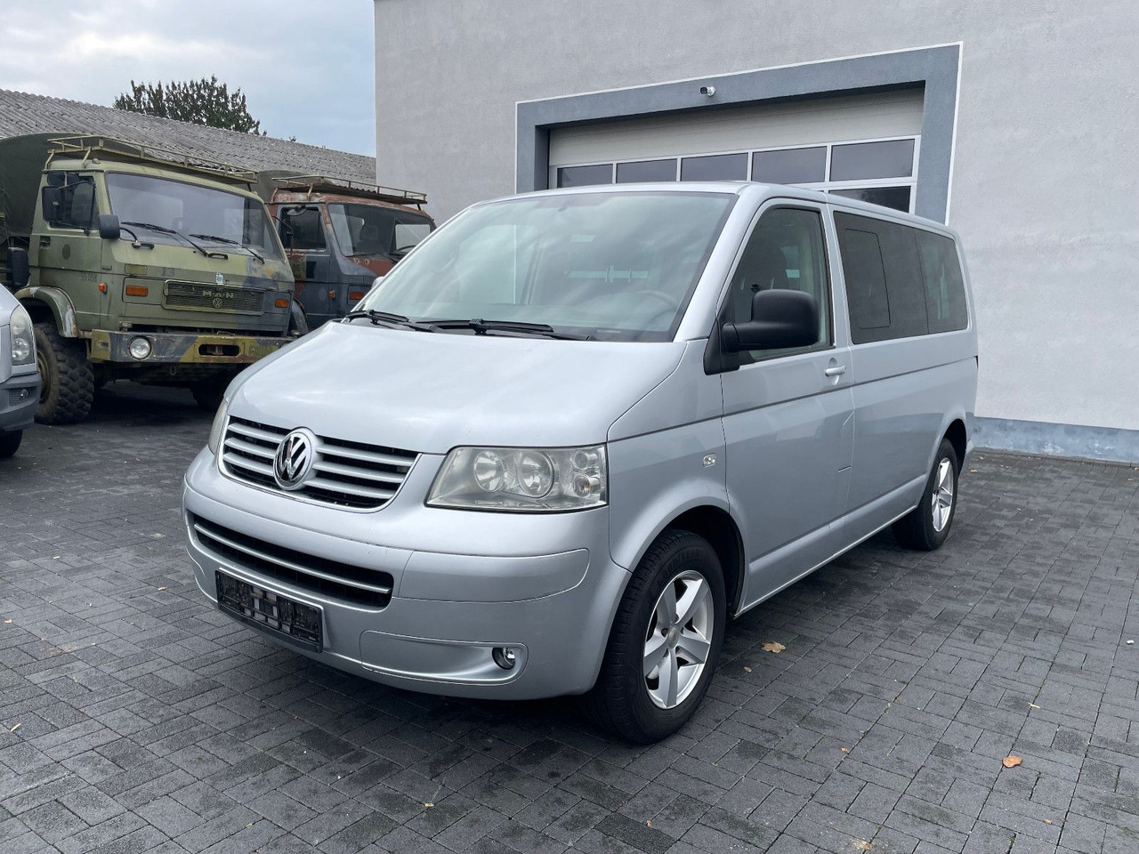 Volkswagen T5 2.5 TDi Caravelle 4Motion 8-Sitzer - Potniški kombi: slika 3 Volkswagen T5 2.5 TDi Caravelle 4Motion 8-Sitzer - Potniški kombi: slika 3