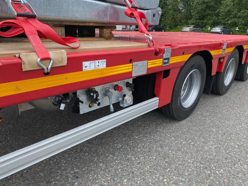 Faymonville Max Trailer, Max100 4AU - Nizko noseča polprikolica: slika 4 Faymonville Max Trailer, Max100 4AU - Nizko noseča polprikolica: slika 4