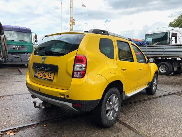 Dacia Duster 1.5DCI 4x4 MINI MPV (6 GEARS MANUAL GEARBOX / AIRCONDITIONING / CRUISE CONTROL / ETC.) - Avtomobil: slika 3 Dacia Duster 1.5DCI 4x4 MINI MPV (6 GEARS MANUAL GEARBOX / AIRCONDITIONING / CRUISE CONTROL / ETC.) - Avtomobil: slika 3