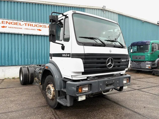 Mercedes-Benz SK 1824 K (ONLY 226.000 KM!) 4x2 FULL STEEL CHASSIS (MANUAL GEARBOX / REDUCTION AXLE / FULL STEEL SUSPENSION / P.T.O.) - Tovornjak-šasija: slika 2 Mercedes-Benz SK 1824 K (ONLY 226.000 KM!) 4x2 FULL STEEL CHASSIS (MANUAL GEARBOX / REDUCTION AXLE / FULL STEEL SUSPENSION / P.T.O.) - Tovornjak-šasija: slika 2