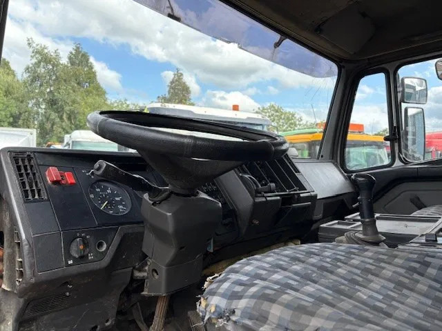 Mercedes-Benz SK 2527 6x2 HOOK-ARM SYSTEM WITH HMF CRANE (V6 ENGINE / ZF MANUAL GEARBOX / REDUCTION AXLE / STEEL SUSPENSION / P.T.O.) lizing Mercedes-Benz SK 2527 6x2 HOOK-ARM SYSTEM WITH HMF CRANE (V6 ENGINE / ZF MANUAL GEARBOX / REDUCTION AXLE / STEEL SUSPENSION / P.T.O.): slika 15