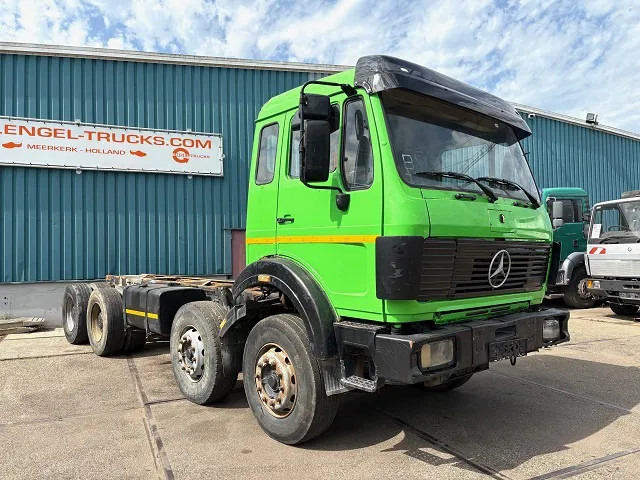 Mercedes-Benz SK 3335K 8x4 FULL STEEL CHASSIS (ZF16 MANUAL GEARBOX / RETARDER / FULL STEEL SUSPENSION / REDUCTION AXLES) - Tovornjak-šasija: slika 2 Mercedes-Benz SK 3335K 8x4 FULL STEEL CHASSIS (ZF16 MANUAL GEARBOX / RETARDER / FULL STEEL SUSPENSION / REDUCTION AXLES) - Tovornjak-šasija: slika 2