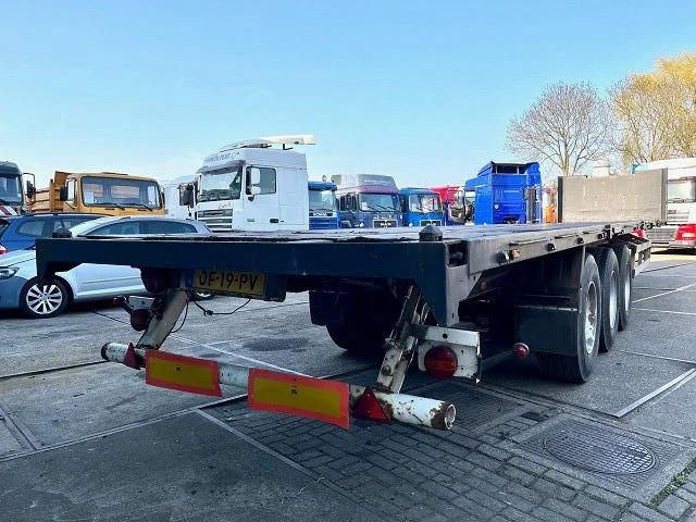 Van Hool 3B1047 13.60M. FLATBED TRAILER WITH 40FT TWISTLOCKS (SAF-AXLES / DISC BRAKES / 40FT TWISTLOCKS) - Polprikolica s kesonom: slika 3 Van Hool 3B1047 13.60M. FLATBED TRAILER WITH 40FT TWISTLOCKS (SAF-AXLES / DISC BRAKES / 40FT TWISTLOCKS) - Polprikolica s kesonom: slika 3