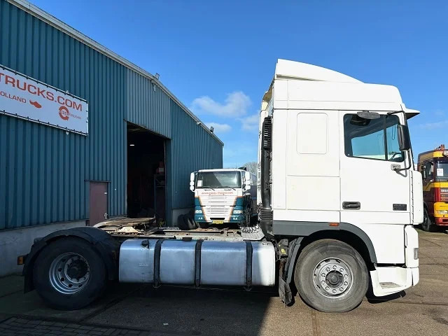 DAF 95.380 XF SPACECAB (EURO 2 / ZF16 MANUAL GEARBOX / D.E.B. ENGINE BRAKE / AIRCONDITIONING) - Vlačilec: slika 4 DAF 95.380 XF SPACECAB (EURO 2 / ZF16 MANUAL GEARBOX / D.E.B. ENGINE BRAKE / AIRCONDITIONING) - Vlačilec: slika 4