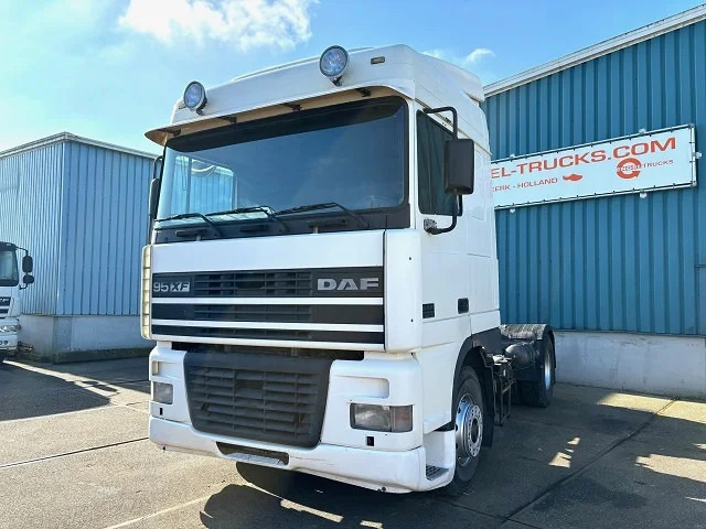 DAF 95.380 XF SPACECAB (EURO 2 / ZF16 MANUAL GEARBOX / D.E.B. ENGINE BRAKE / AIRCONDITIONING) - Vlačilec: slika 1 DAF 95.380 XF SPACECAB (EURO 2 / ZF16 MANUAL GEARBOX / D.E.B. ENGINE BRAKE / AIRCONDITIONING) - Vlačilec: slika 1
