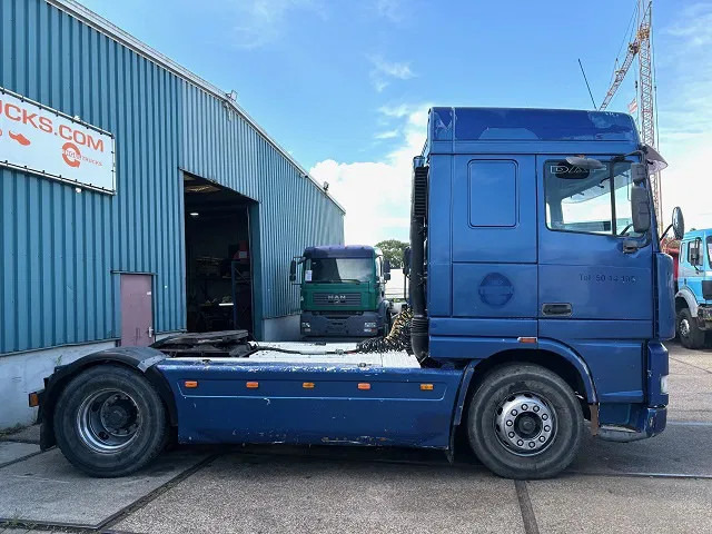 DAF 95.380 XF SPACECAB (EURO 2 / ZF16 MANUAL GEARBOX / HYDRAULIC KIT / P.T.O. / SIDE SKIRTS / AIRCONDITIONING) - Vlačilec: slika 4 DAF 95.380 XF SPACECAB (EURO 2 / ZF16 MANUAL GEARBOX / HYDRAULIC KIT / P.T.O. / SIDE SKIRTS / AIRCONDITIONING) - Vlačilec: slika 4