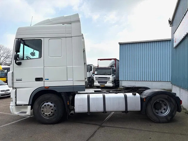 DAF XF 105.460 ATE SPACECAB 4x2 ONLY 835.500 KM (ZF-MANUAL GEARBOX / ZF-INTARDER / AIRCONDITIONING / EURO 5) - Vlačilec: slika 4 DAF XF 105.460 ATE SPACECAB 4x2 ONLY 835.500 KM (ZF-MANUAL GEARBOX / ZF-INTARDER / AIRCONDITIONING / EURO 5) - Vlačilec: slika 4