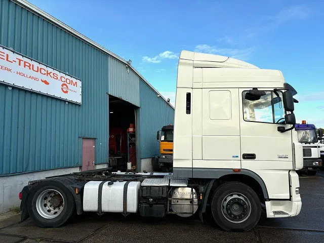 DAF XF 105.460 SPACECAB (ZF MANUAL GEARBOX / MX-BRAKE / 870+430 LITER TANK / EURO 5 EEV / AIRCONDITIONING / FRIDGE) - Vlačilec: slika 4 DAF XF 105.460 SPACECAB (ZF MANUAL GEARBOX / MX-BRAKE / 870+430 LITER TANK / EURO 5 EEV / AIRCONDITIONING / FRIDGE) - Vlačilec: slika 4