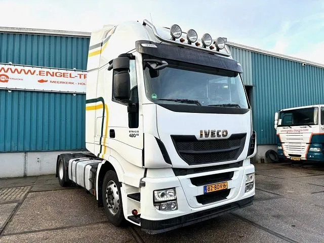 Iveco Stralis 440.42 /TP HIGH-WAY (EURO 6 / AUTOMATIC GEARBOX / 2x TANK / FRIDGE / AIRCONDITIONING / ETC.) - Vlačilec: slika 2 Iveco Stralis 440.42 /TP HIGH-WAY (EURO 6 / AUTOMATIC GEARBOX / 2x TANK / FRIDGE / AIRCONDITIONING / ETC.) - Vlačilec: slika 2