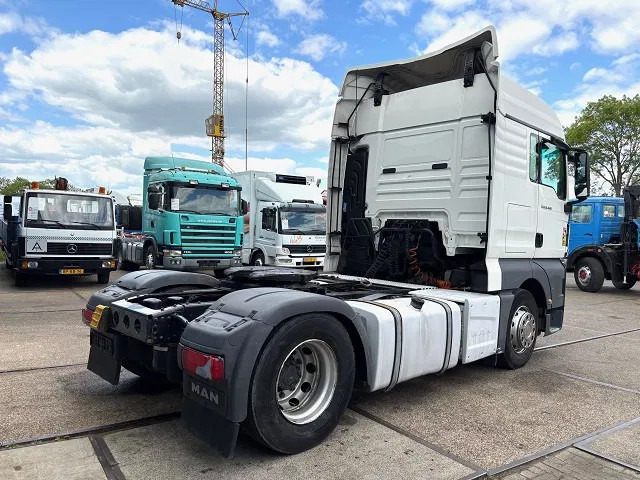 MAN TGX 18.440 BLS XLX (ZF16 MANUAL GEARBOX / 2x DIESELTANK / AIRCONDITIONING / ELECTRICAL MAINSWITCH / FRIDGE / EURO 6) - Vlačilec: slika 3 MAN TGX 18.440 BLS XLX (ZF16 MANUAL GEARBOX / 2x DIESELTANK / AIRCONDITIONING / ELECTRICAL MAINSWITCH / FRIDGE / EURO 6) - Vlačilec: slika 3