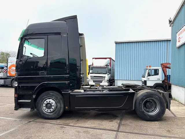 Mercedes-Benz Actros 1840 LS (MP1) 4x2 MEGASPACE (EPS WITH CLUTCH (3 PEDALS) / RETARDER / AIRCONDITIONING) - Vlačilec: slika 5 Mercedes-Benz Actros 1840 LS (MP1) 4x2 MEGASPACE (EPS WITH CLUTCH (3 PEDALS) / RETARDER / AIRCONDITIONING) - Vlačilec: slika 5