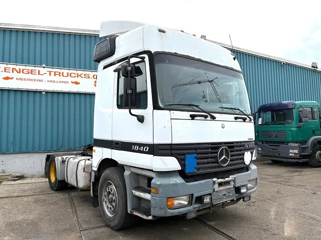 Mercedes-Benz Actros 1840 LS (MP1) (EPS WITH CLUTCH (3 PEDALS) / RETARDER / ROOF SPOILER / ETC.) - Vlačilec: slika 2 Mercedes-Benz Actros 1840 LS (MP1) (EPS WITH CLUTCH (3 PEDALS) / RETARDER / ROOF SPOILER / ETC.) - Vlačilec: slika 2