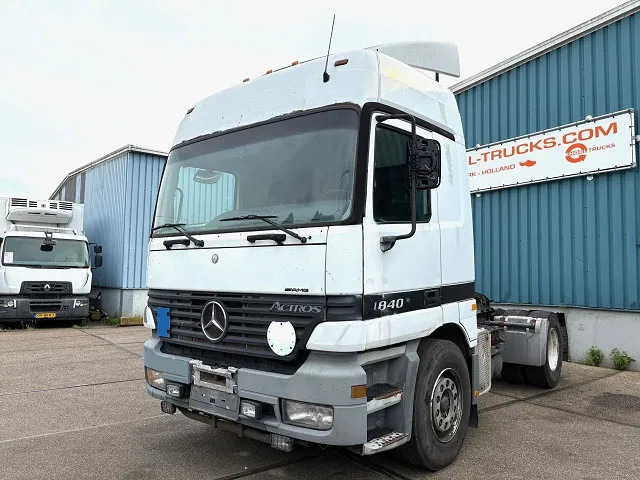 Mercedes-Benz Actros 1840 LS (MP1) (EPS WITH CLUTCH (3 PEDALS) / RETARDER / ROOF SPOILER / ETC.) - Vlačilec: slika 1 Mercedes-Benz Actros 1840 LS (MP1) (EPS WITH CLUTCH (3 PEDALS) / RETARDER / ROOF SPOILER / ETC.) - Vlačilec: slika 1