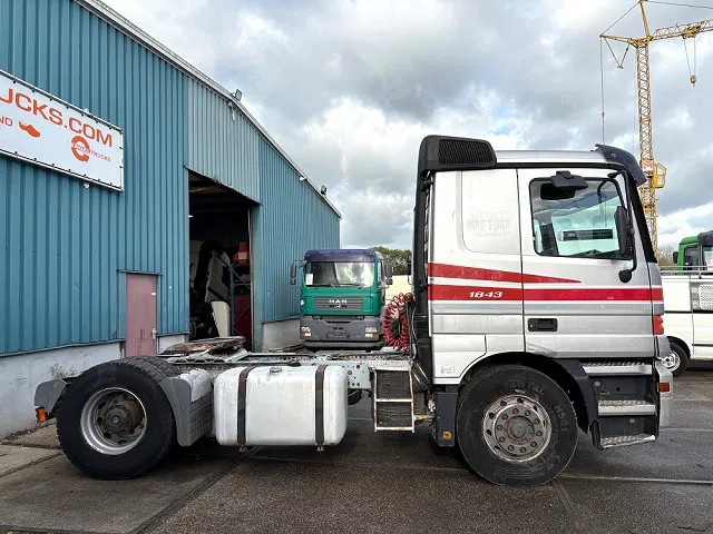 Mercedes-Benz Actros 1843 LS SLEEPERCAB (MP1) (ZF16 MANUAL GEARBOX / REDUCTION AXLE / AIRCONDITIONING / ETC.) - Vlačilec: slika 4 Mercedes-Benz Actros 1843 LS SLEEPERCAB (MP1) (ZF16 MANUAL GEARBOX / REDUCTION AXLE / AIRCONDITIONING / ETC.) - Vlačilec: slika 4