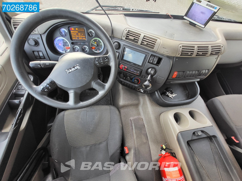 Interior photo 1: Tovornjak zabojnik DAF CF75.250 4X2 19tonner 2000kg Ladebordwand Automatic Euro 5