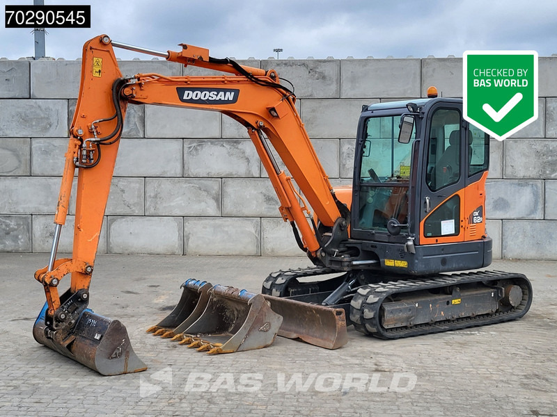 Doosan DX62R-3 3 BUCKETS - A/C - Mini bager: slika 1 Doosan DX62R-3 3 BUCKETS - A/C - Mini bager: slika 1