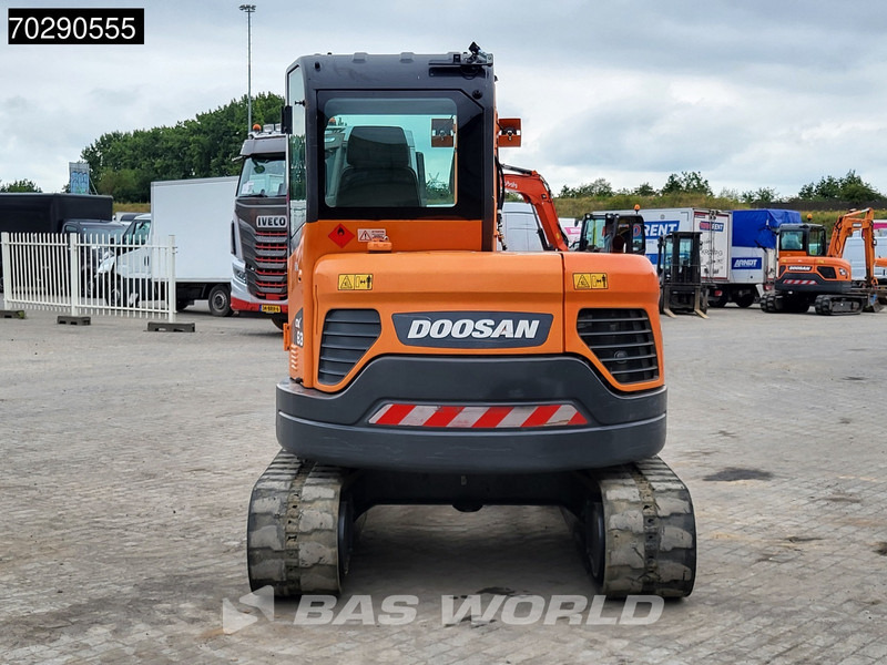 Doosan DX63-3 3 BUCKETS - A/C - Mini bager: slika 5 Doosan DX63-3 3 BUCKETS - A/C - Mini bager: slika 5