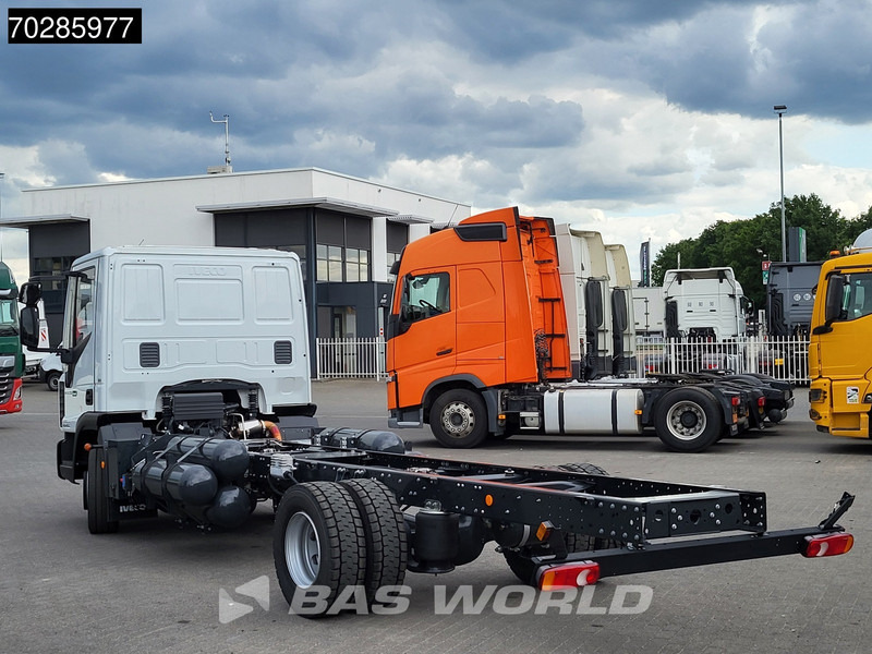 Iveco Eurocargo 120LE210 4X2 Nieuw! CNG 2xTanks Retarder TELMA Euro 6 - Tovornjak-šasija: slika 2 Iveco Eurocargo 120LE210 4X2 Nieuw! CNG 2xTanks Retarder TELMA Euro 6 - Tovornjak-šasija: slika 2