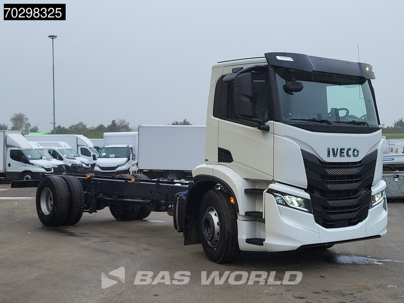 Iveco S-Way 340 4X2 NEW! Chassis Automatic LED Navi ACC Euro 6 - Tovornjak-šasija: slika 3 Iveco S-Way 340 4X2 NEW! Chassis Automatic LED Navi ACC Euro 6 - Tovornjak-šasija: slika 3