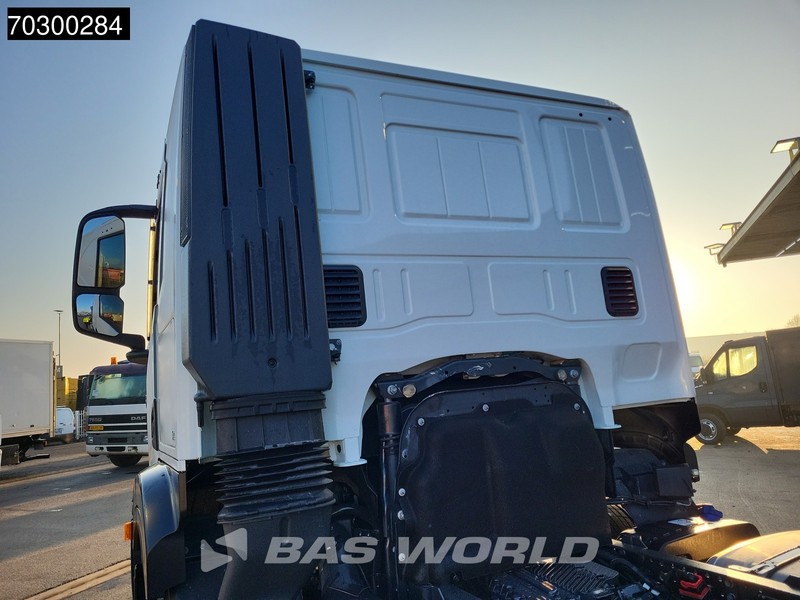Iveco X-Way 500 X-Way 6X4 NEW 6x4 chassis Sleepercab Rear Air suspension Automatic Euro 6 - Tovornjak-šasija: slika 5 Iveco X-Way 500 X-Way 6X4 NEW 6x4 chassis Sleepercab Rear Air suspension Automatic Euro 6 - Tovornjak-šasija: slika 5