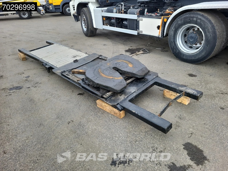 MAN TGS 33.440 6X4 25Ton AJK NHS25-5930 hooklift with 5th wheel Wechselsystem Manual Big-Axle Euro 5 lizing MAN TGS 33.440 6X4 25Ton AJK NHS25-5930 hooklift with 5th wheel Wechselsystem Manual Big-Axle Euro 5: slika 5 MAN TGS 33.440 6X4 25Ton AJK NHS25-5930 hooklift with 5th wheel Wechselsystem Manual Big-Axle Euro 5 lizing MAN TGS 33.440 6X4 25Ton AJK NHS25-5930 hooklift with 5th wheel Wechselsystem Manual Big-Axle Euro 5: slika 5