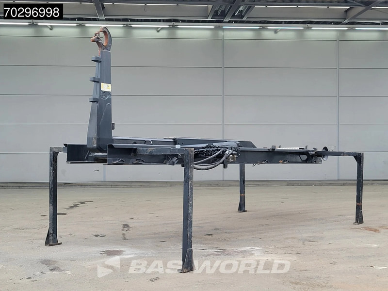 MAN TGS 33.440 6X4 25Ton AJK NHS25-5930 hooklift with 5th wheel Wechselsystem Manual Big-Axle Euro 5 lizing MAN TGS 33.440 6X4 25Ton AJK NHS25-5930 hooklift with 5th wheel Wechselsystem Manual Big-Axle Euro 5: slika 18 MAN TGS 33.440 6X4 25Ton AJK NHS25-5930 hooklift with 5th wheel Wechselsystem Manual Big-Axle Euro 5 lizing MAN TGS 33.440 6X4 25Ton AJK NHS25-5930 hooklift with 5th wheel Wechselsystem Manual Big-Axle Euro 5: slika 18