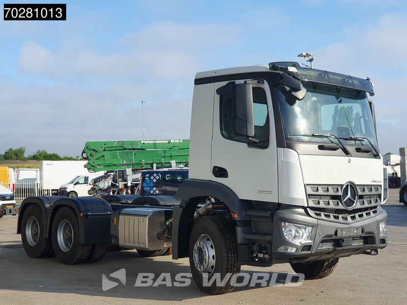 Mercedes-Benz Arocs 2636 6X4 NEW chassis Flywheel PTO Big-Axle Automatic Steelsuspension Euro 6 - Tovornjak-šasija: slika 3 Mercedes-Benz Arocs 2636 6X4 NEW chassis Flywheel PTO Big-Axle Automatic Steelsuspension Euro 6 - Tovornjak-šasija: slika 3