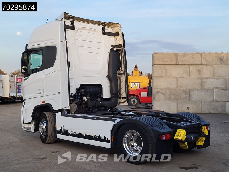 Ford F-Max 500 4X2 Retarder 2x Tanks Standklima Euro 6 - Vlačilec: slika 2 Ford F-Max 500 4X2 Retarder 2x Tanks Standklima Euro 6 - Vlačilec: slika 2