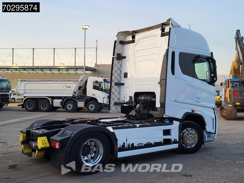 Ford F-Max 500 4X2 Retarder 2x Tanks Standklima Euro 6 - Vlačilec: slika 5 Ford F-Max 500 4X2 Retarder 2x Tanks Standklima Euro 6 - Vlačilec: slika 5