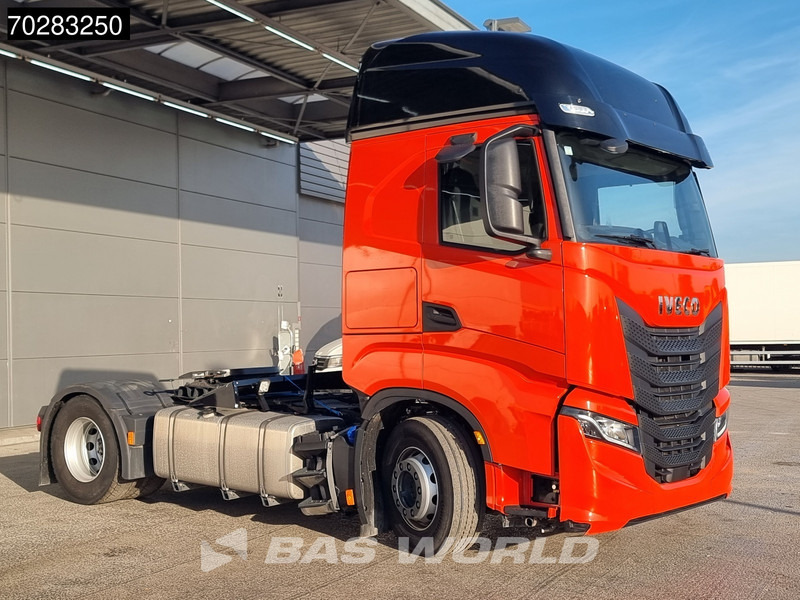 Iveco S-Way 490 4X2 DAMAGED! chassis bent 2x Tanks LED Navi Euro 6 - Vlačilec: slika 3 Iveco S-Way 490 4X2 DAMAGED! chassis bent 2x Tanks LED Navi Euro 6 - Vlačilec: slika 3