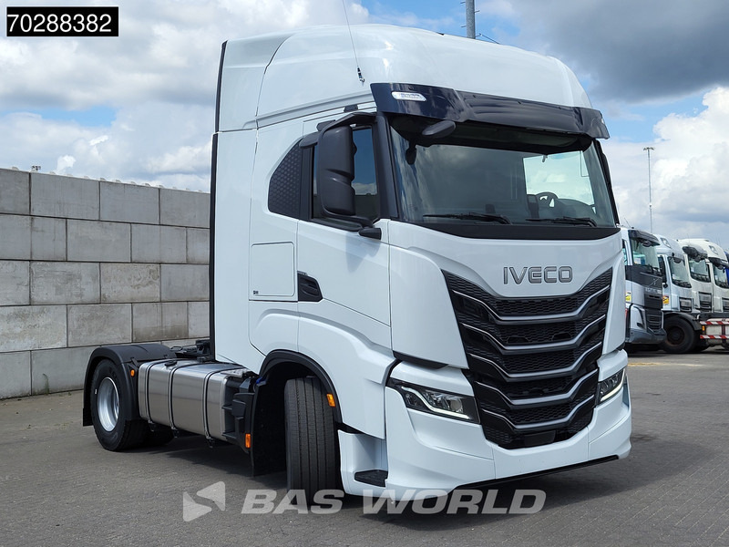 Iveco S-Way 580 4X2 NEW! 2x Tanks Navi ACC Standklima - Vlačilec: slika 3 Iveco S-Way 580 4X2 NEW! 2x Tanks Navi ACC Standklima - Vlačilec: slika 3